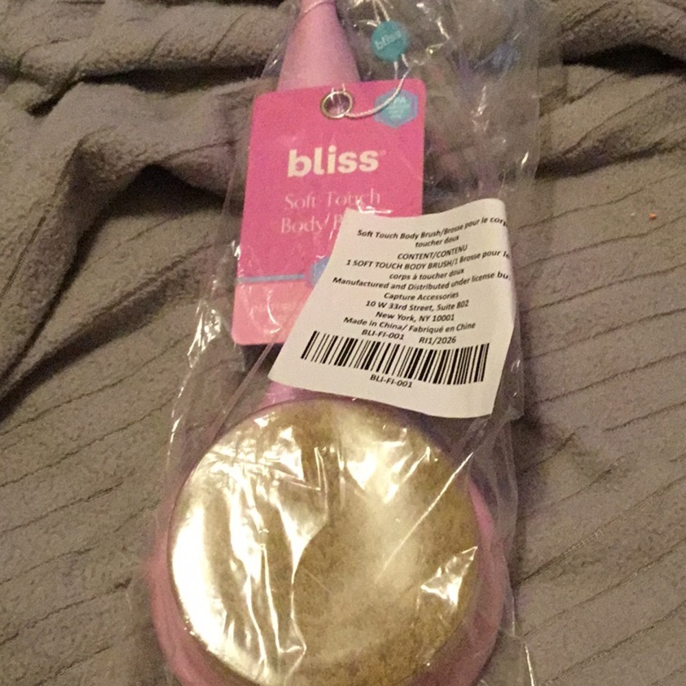 NWT Bliss Full Body Dry Brush - Light Pink
